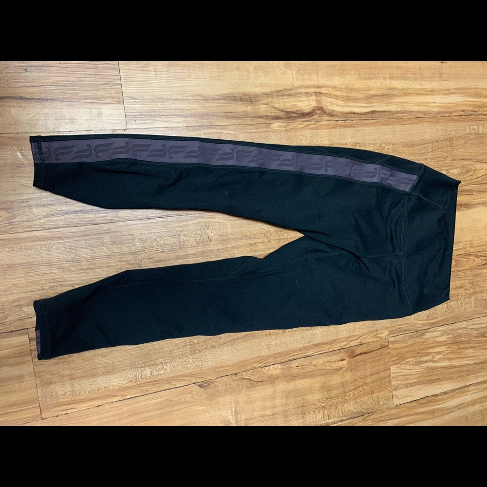 XS Fabletics bottoms